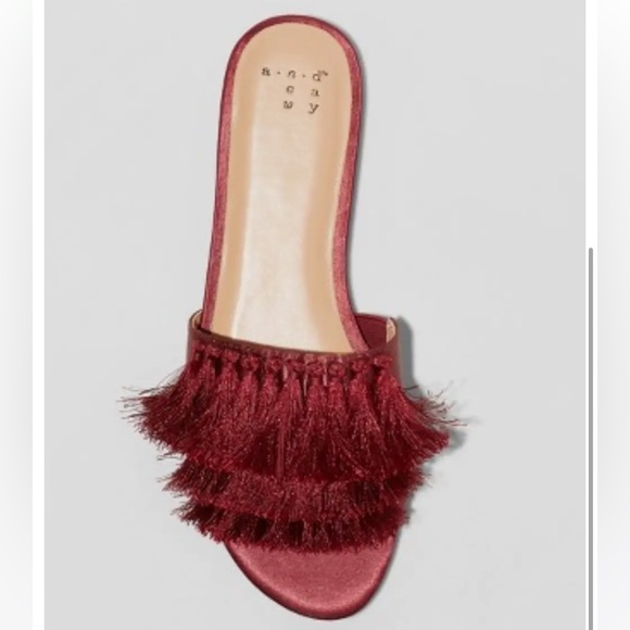 A New Day Fringe Sandals - Picture 4 of 5